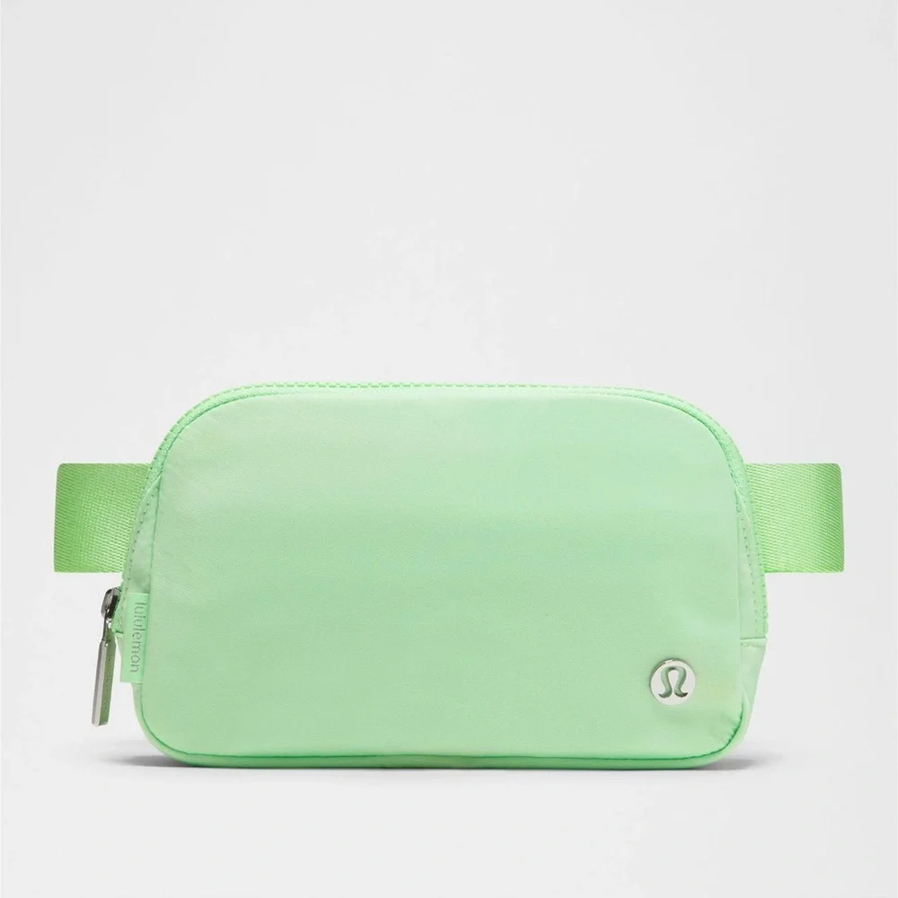 Lululemon Everywhere Belt Bag 1L – Citron Lime 🍋 (NWT) - Picture 5 of 5